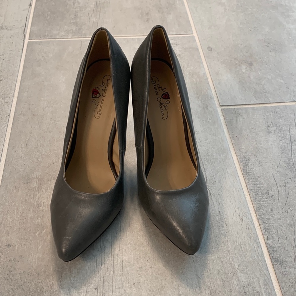Journee Collection gray heels size 7-1/2 - Picture 1 of 5